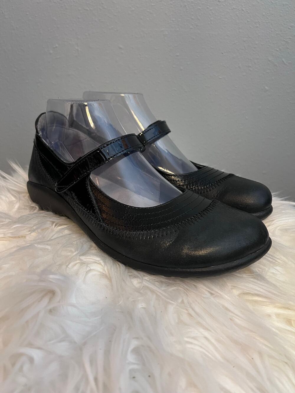 Naot Kirei Black Mary Jane Size 39 US 8 Adjustable Hook & Loop Comfort Cushion